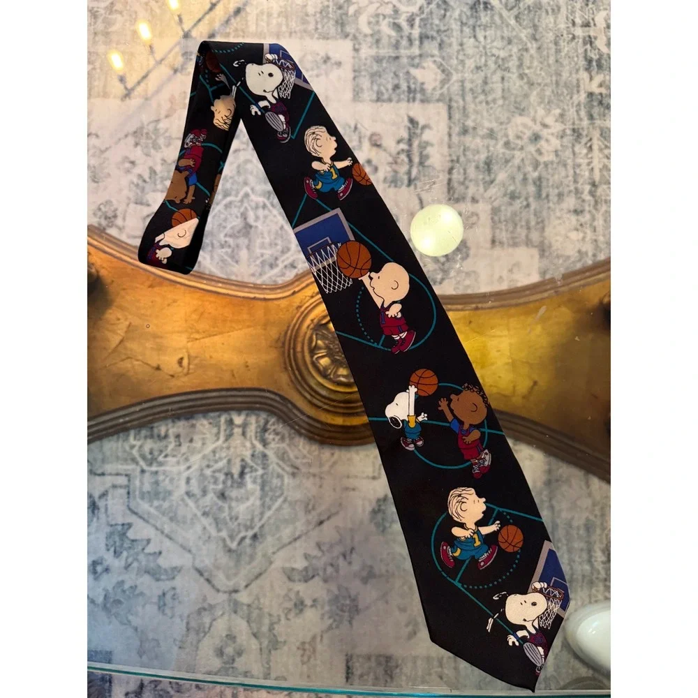 Vintage Peanuts Snoopy Basketball Necktie Black Silk Novelty Tie Charlie Brown